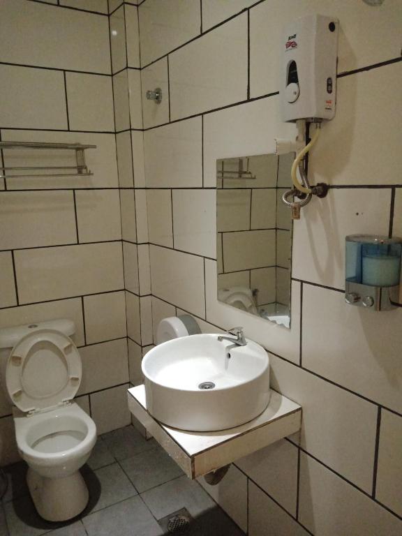 Hotel 77 Rawang - Standard Queen Room