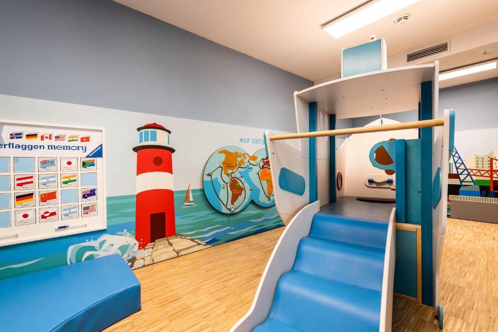 JUFA Hotel Hamburg HafenCity - Resim 5