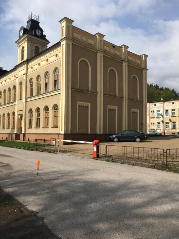 Budova, v ktorej sa apartmán nachádza