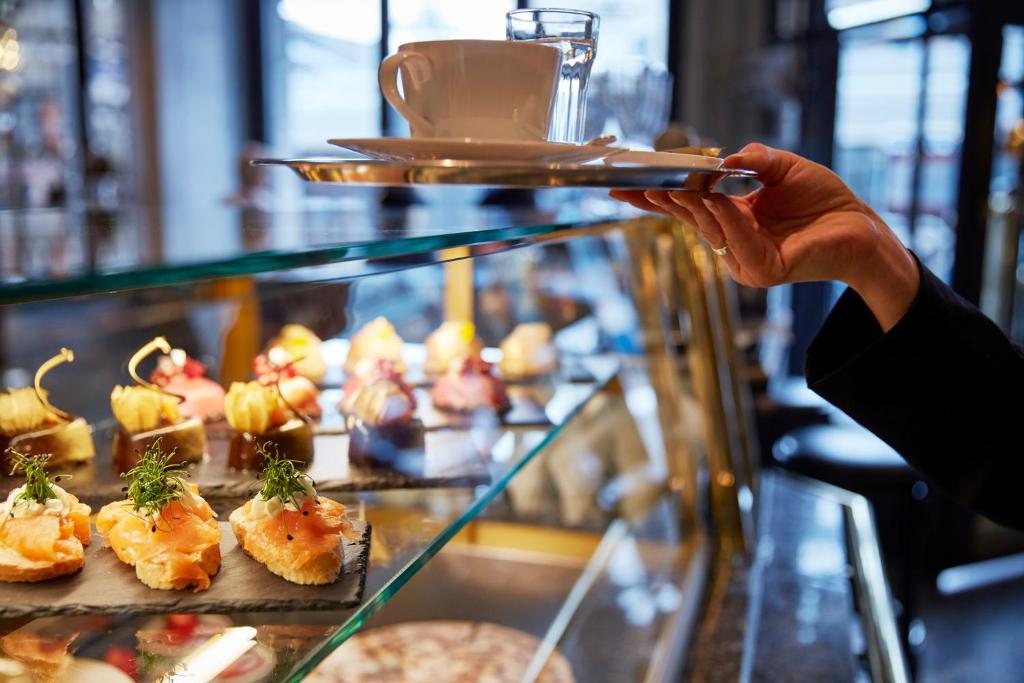 Hotel Schweizerhof Zürich - Resim 12