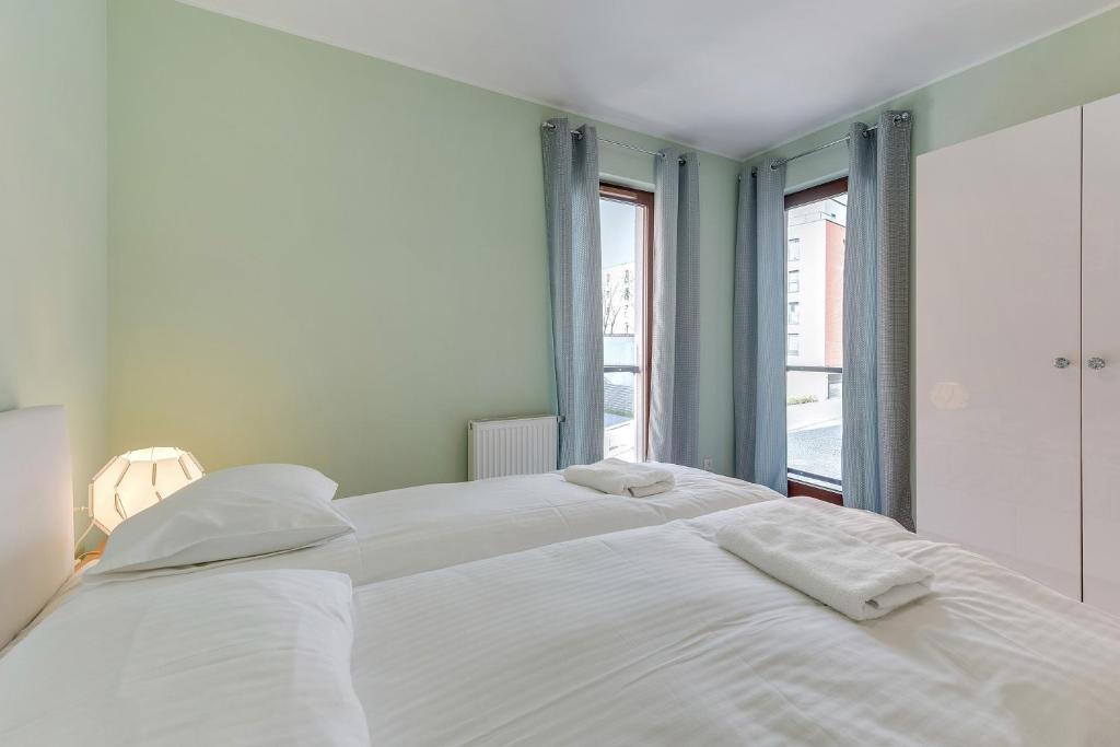 Apartinfo Aura Island - One-Bedroom Apartment With Balcony (parking)