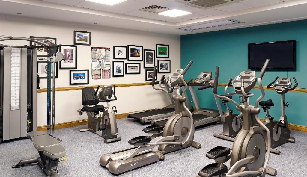 Fitness centrum a/nebo fitness zařízení v ubytování Leonardo Hotel Leeds