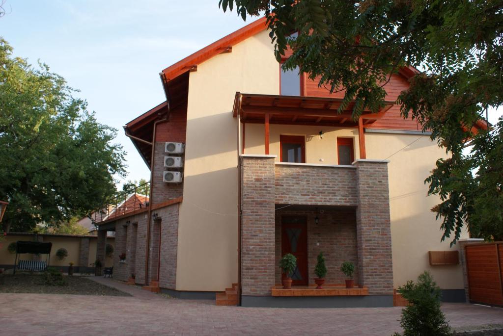 Budova, v ktorej sa apartmán nachádza