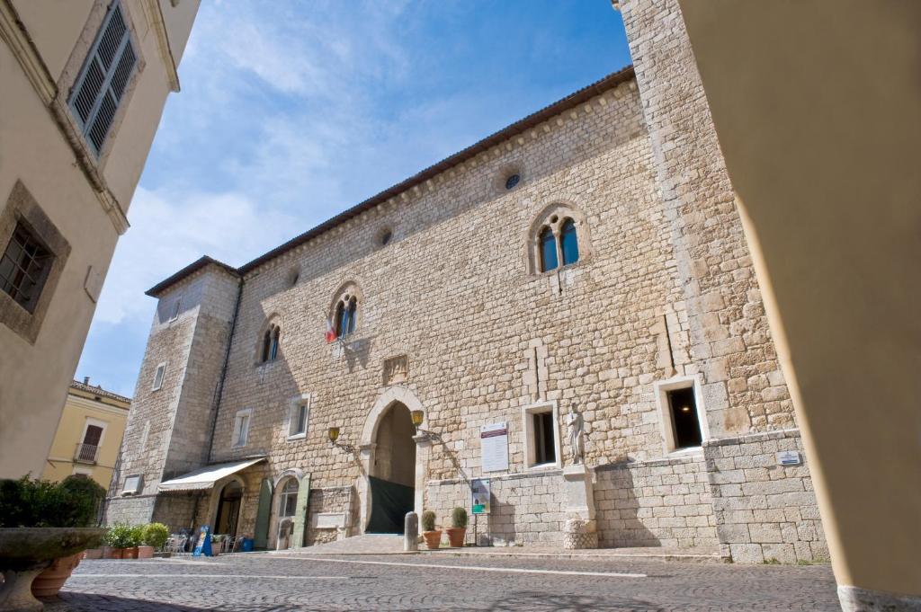 Fotografie z fotogalerie ubytování Palazzo del Senatore v destinaci Atina