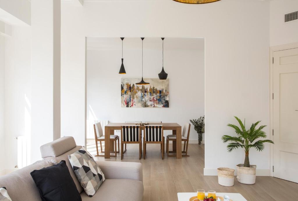 Posedenie v ubytovaní SingularStays Santa Clara