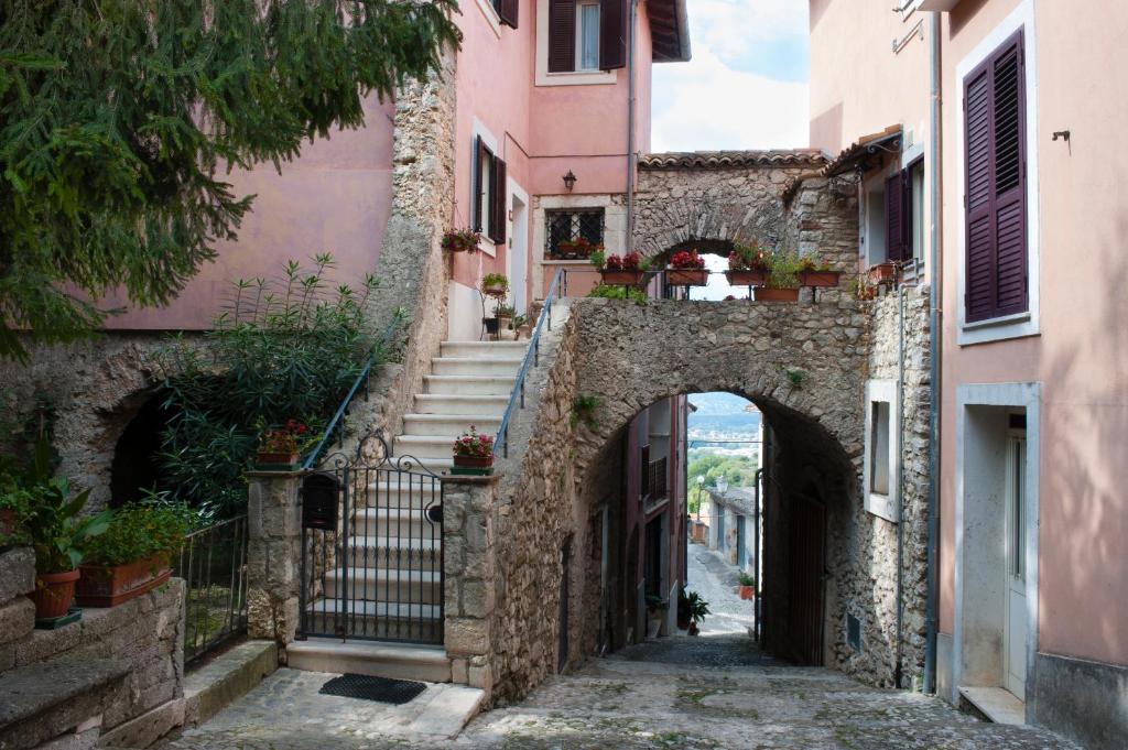 Fotografie z fotogalerie ubytování Palazzo del Senatore v destinaci Atina