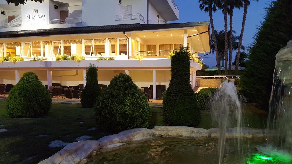 Budova, kde se hotel nachází