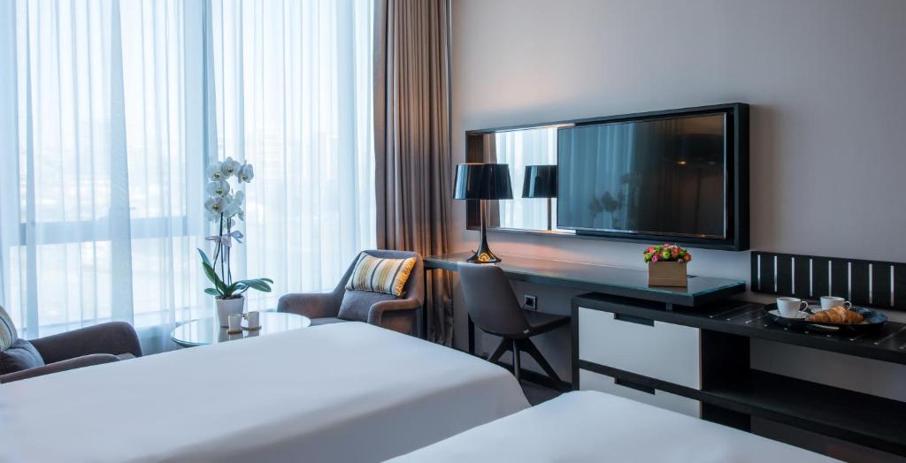 Centro Westside by Rotana - Kamer Met Stadsuitzicht - 2 Aparte Bedden