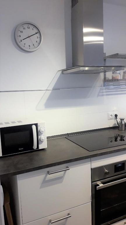 Kuchnia lub aneks kuchenny w obiekcie apartamento centrico y luminoso