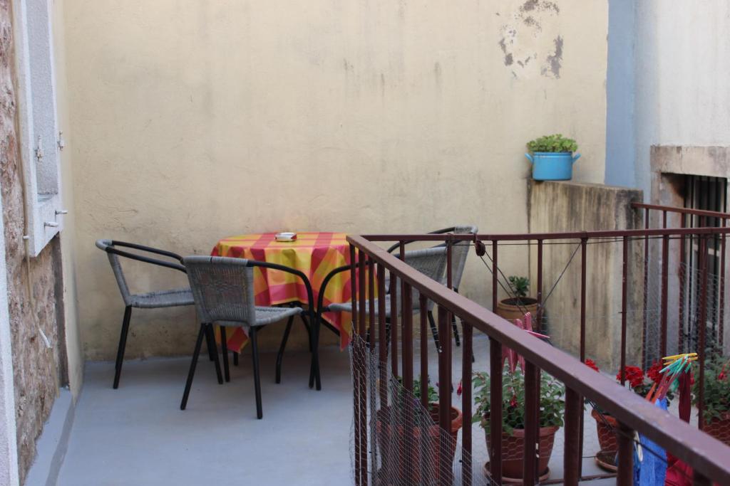 Balkón alebo terasa v ubytovaní Dudić apartmani