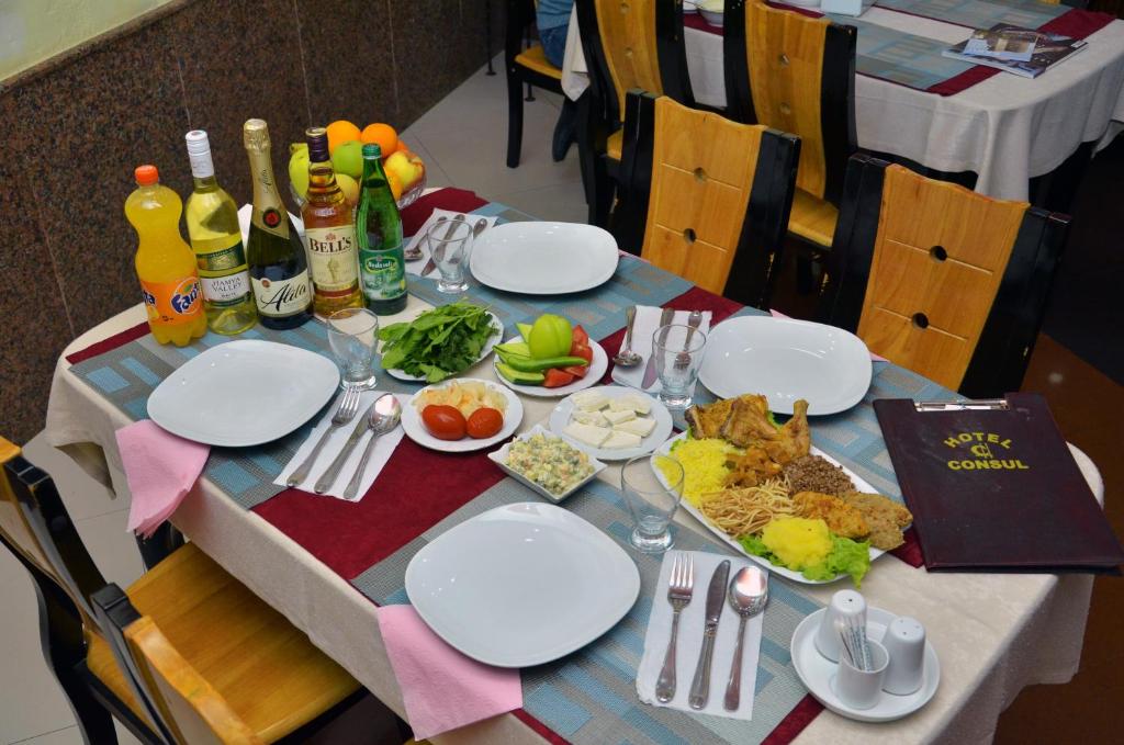 Jídlo v hotelu nebo okolí