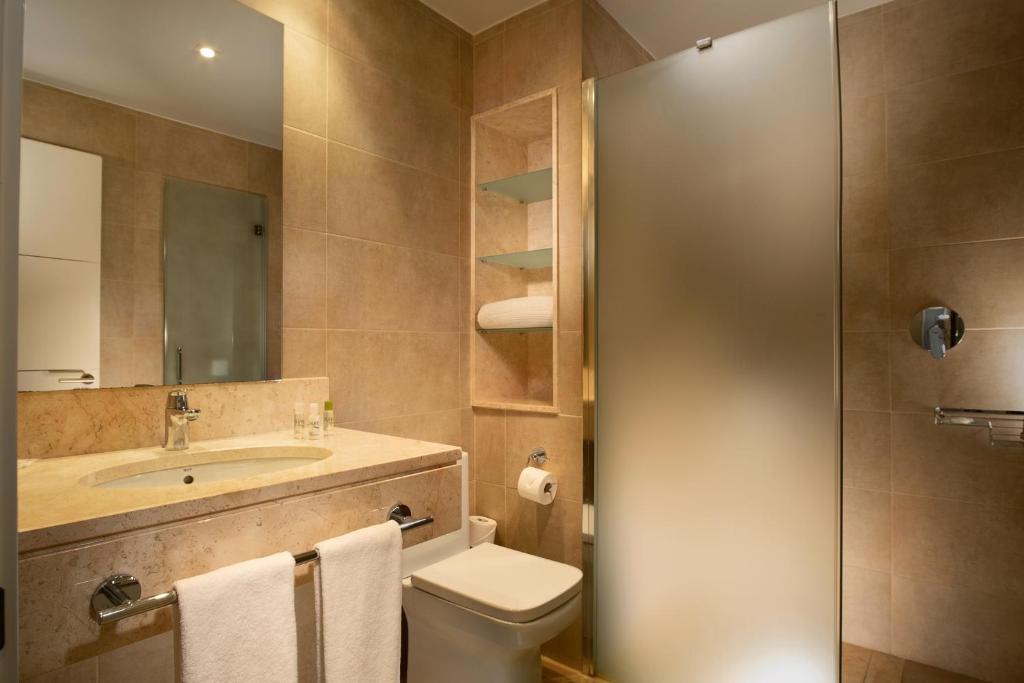 Koupelna v ubytování Suites Puerto Sherry