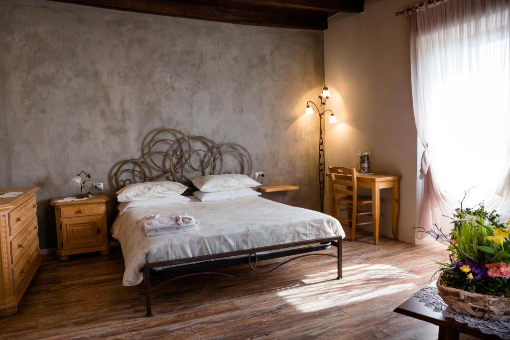 Ca' Baetti l'Antica Corte - Queen Room With Private External Bathroom