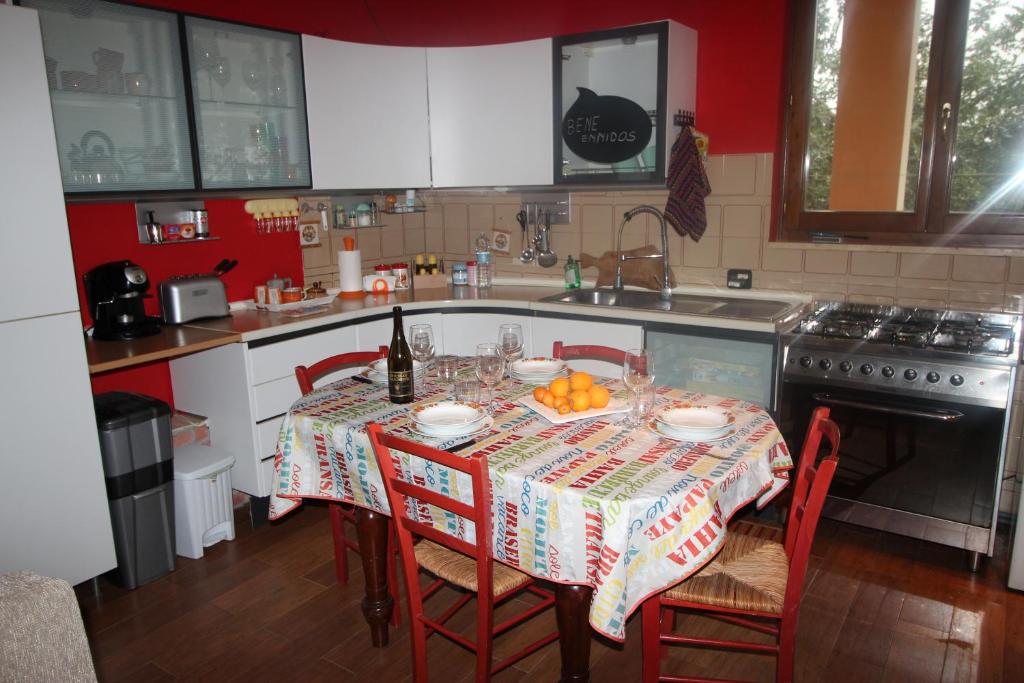 A kitchen or kitchenette at rita