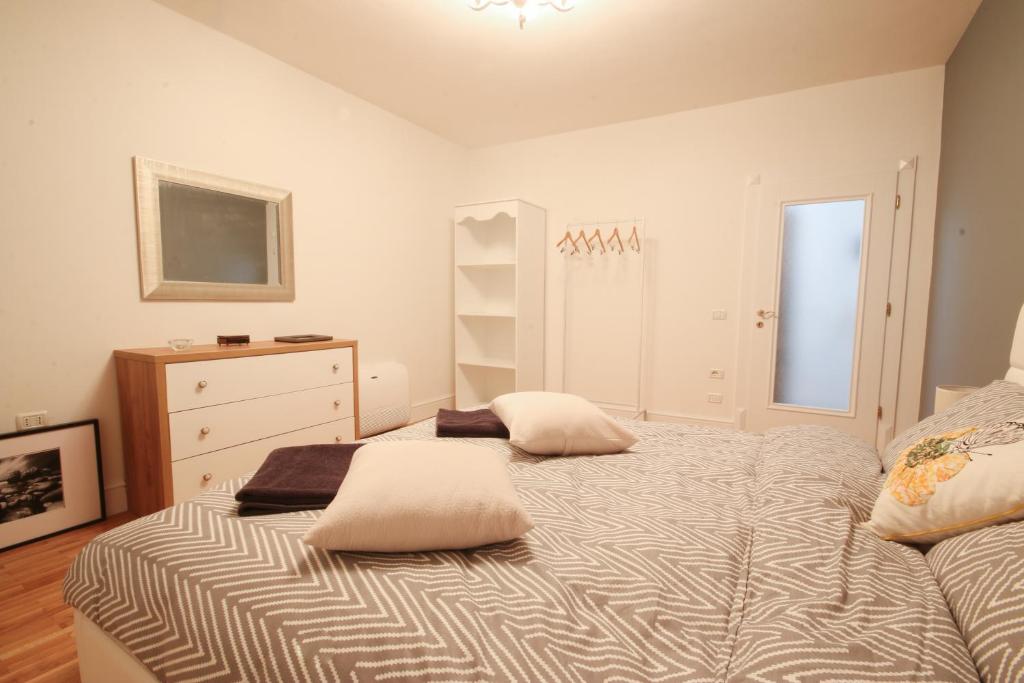 City Centre Apartment 1 - Image 7