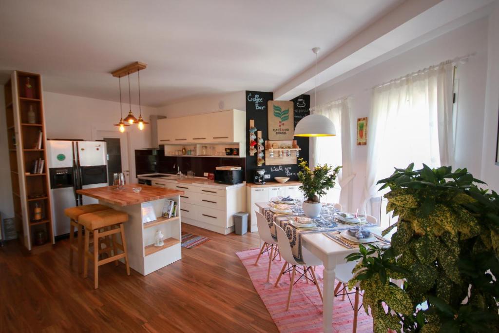 City Centre Apartment 1 - Image 4
