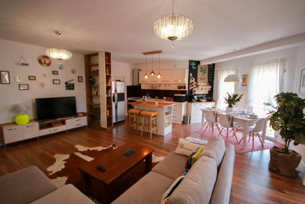 City Centre Apartment 1 - Image 5