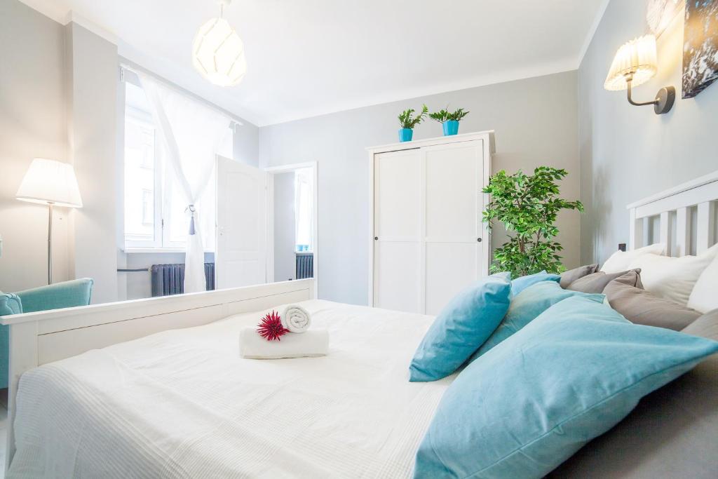 Posteľ alebo postele v izbe v ubytovaní Apartments Madelaine Warsaw by Noclegi Renters