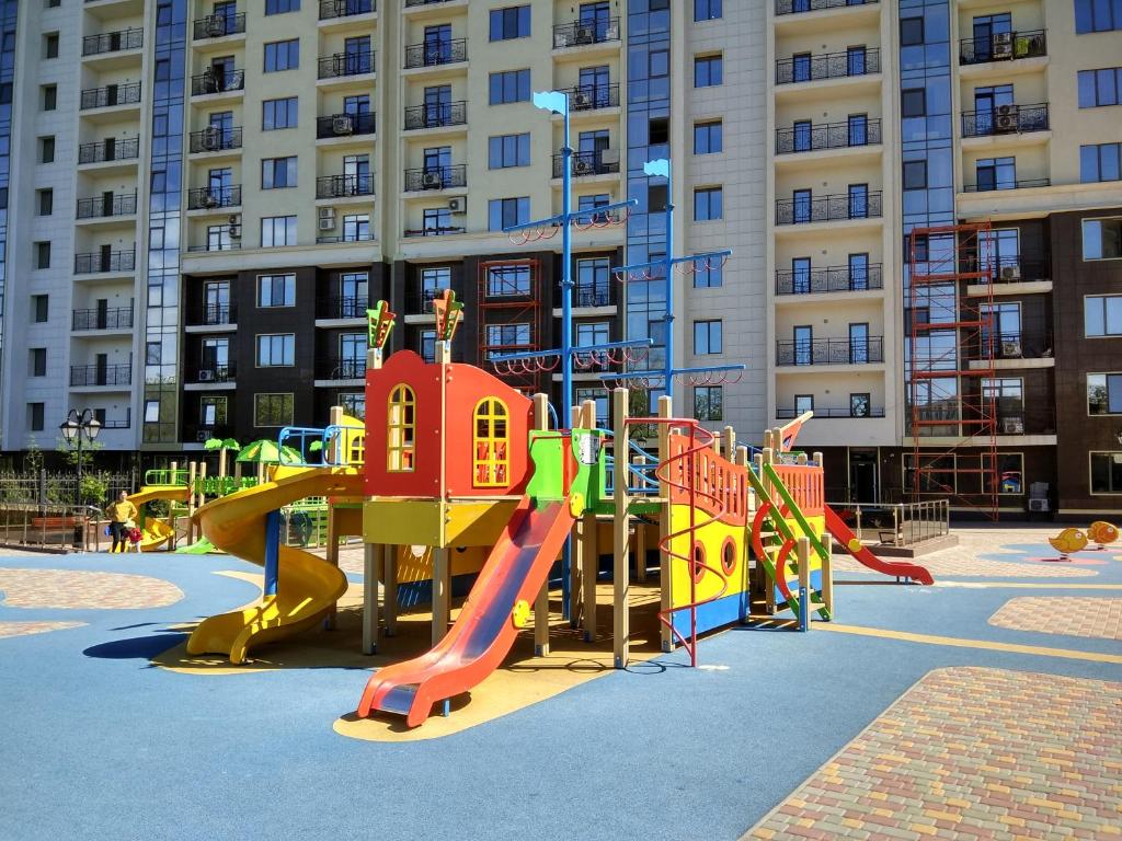 ARKADYIa Studyia s balkonom 5 ETAZhChastychnyi vyd moria Pervaia lynyia ot moria photo 5