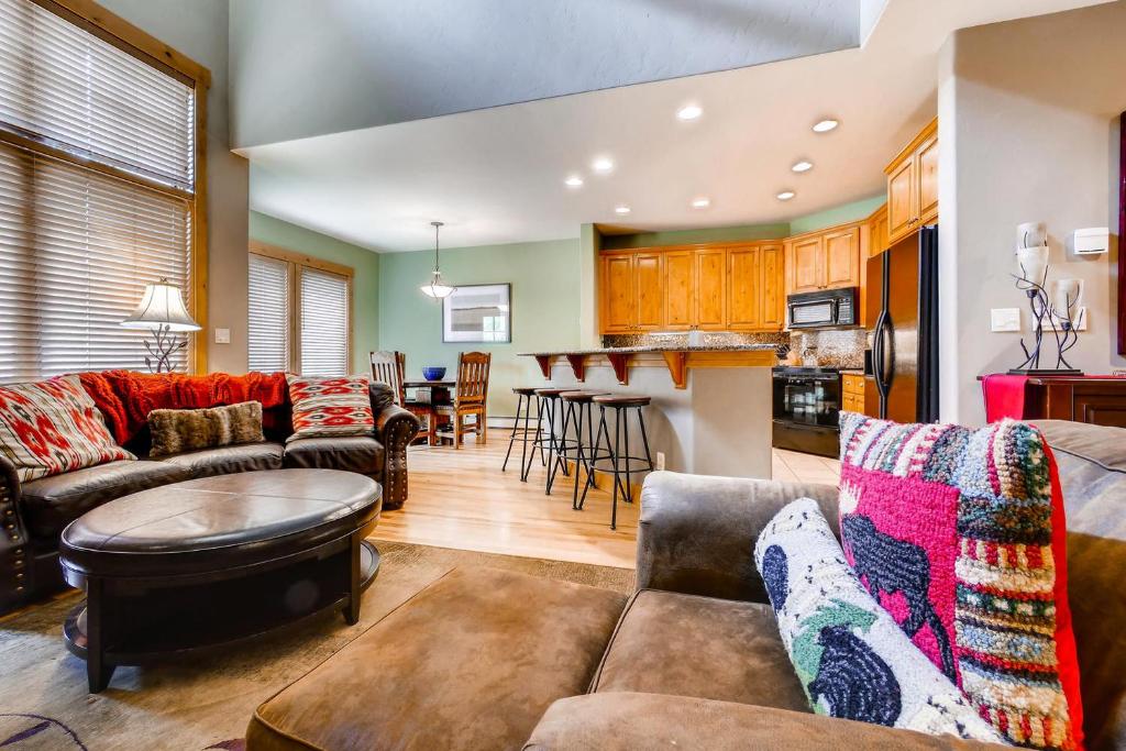 EagleRidge Lodge and Townhomes - Four-Bedroom House