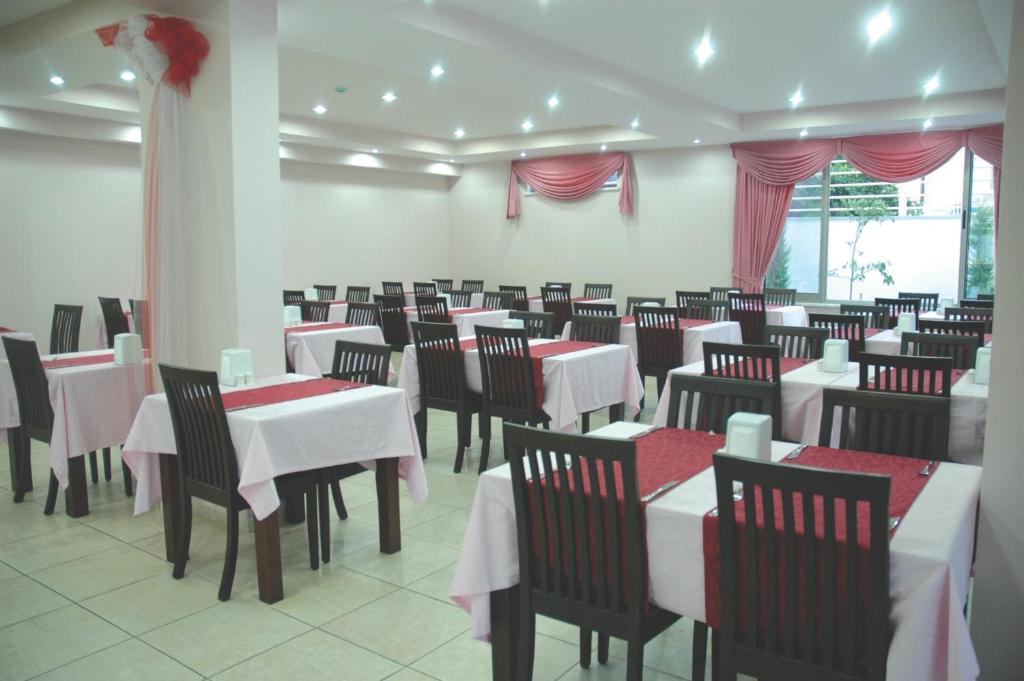 Restaurace v ubytování Erkal Resort Hotel