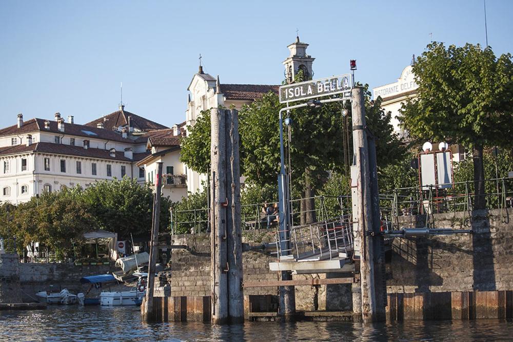 Výhled na řeku, která protéká v blízkosti hotelu