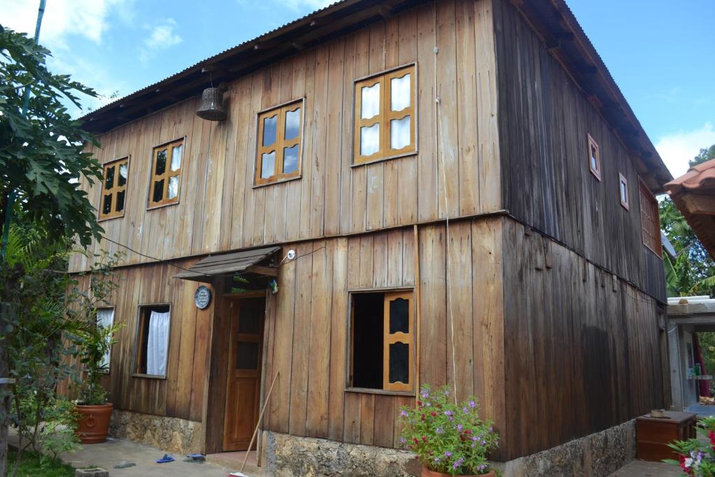 Budova, kde se penzion – hostinec nachází