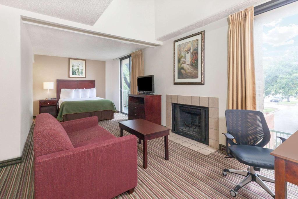 Hawthorn Extended Stay by Wyndham Richardson - 