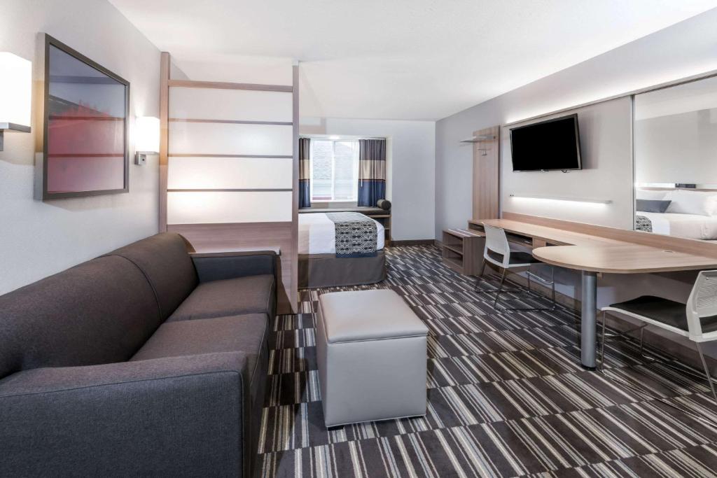 Microtel Inn & Suites by Wyndham - Penn Yan - Suite Mit Queensize-Bett – Nichtraucher