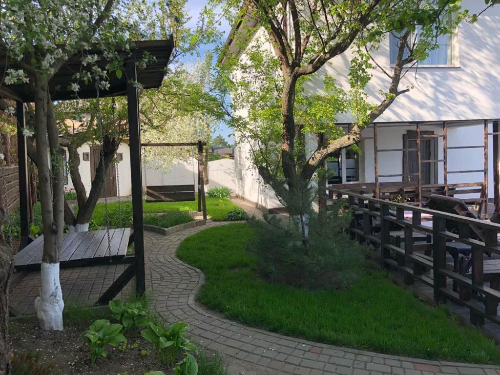 Dniprovskiy Dvir - Five-Bedroom Villa
