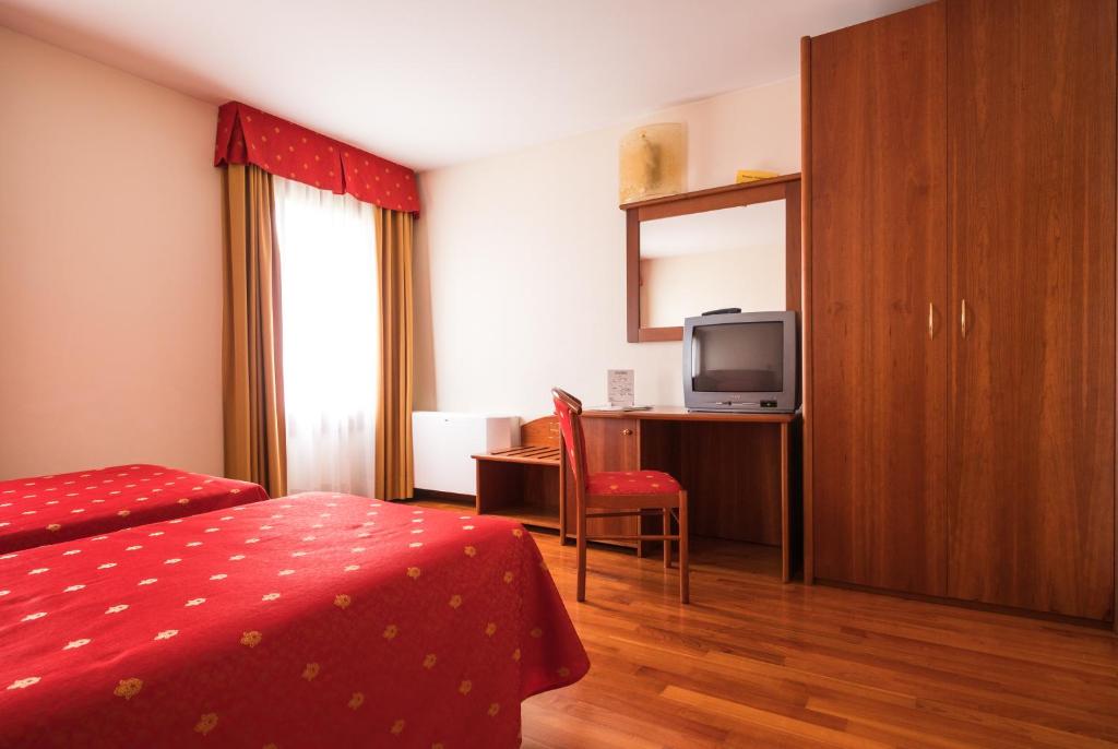 Kuchyň nebo kuchyňský kout v ubytování Hotel Dall'Ongaro