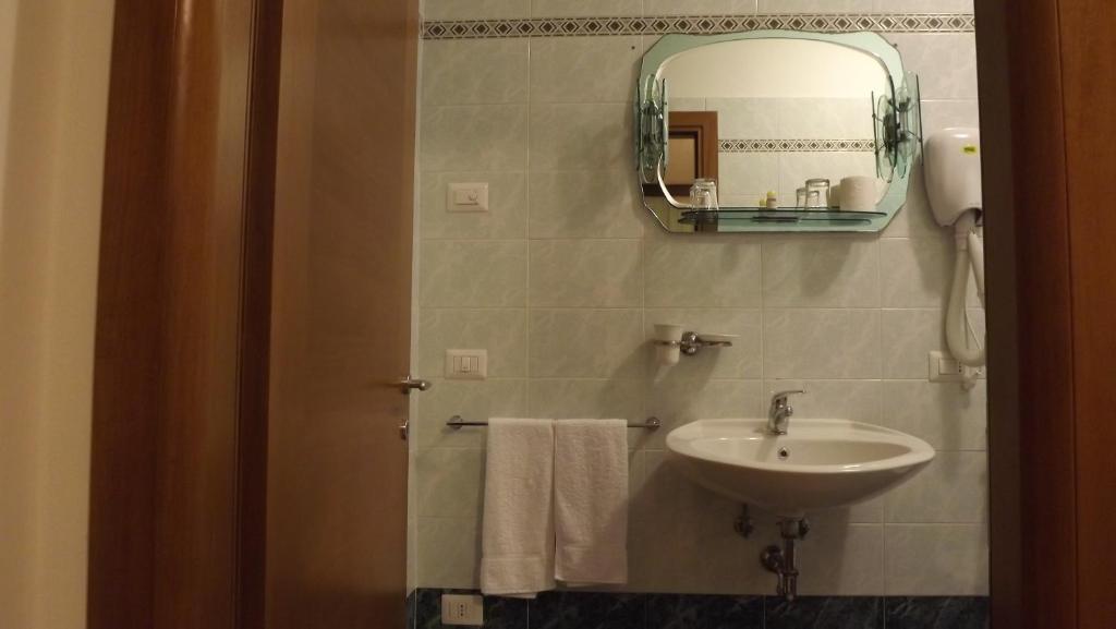A bathroom at Casablanca