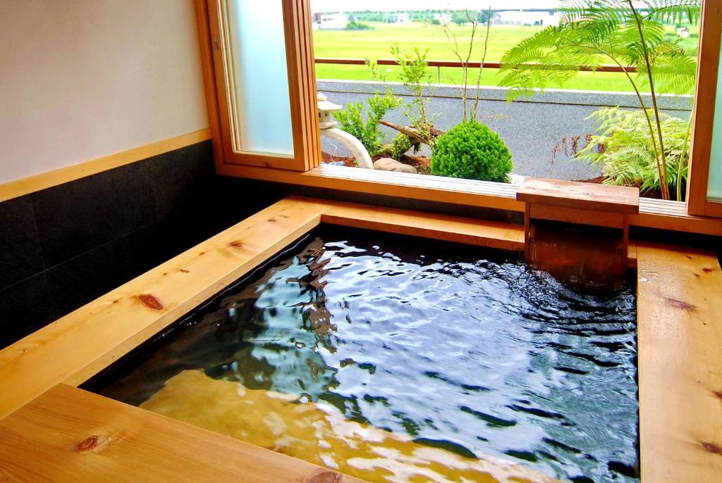 Bazén v ubytování Taiori House nebo v jeho okolí