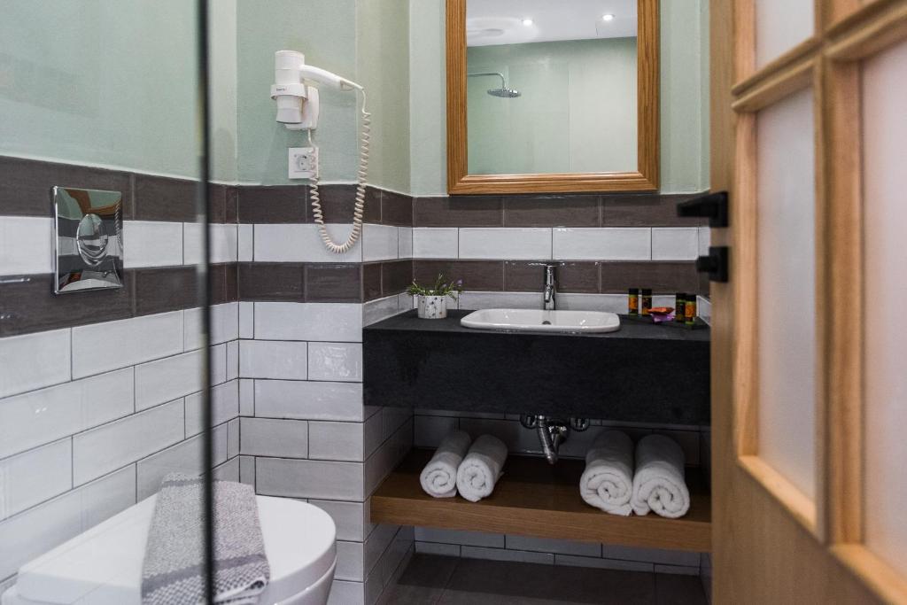 Harismari Cozy Hotel - 10