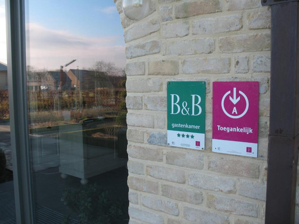 Certifikát, hodnocení, plakát nebo jiný dokument vystavený v ubytování B&B La Vie En Roses
