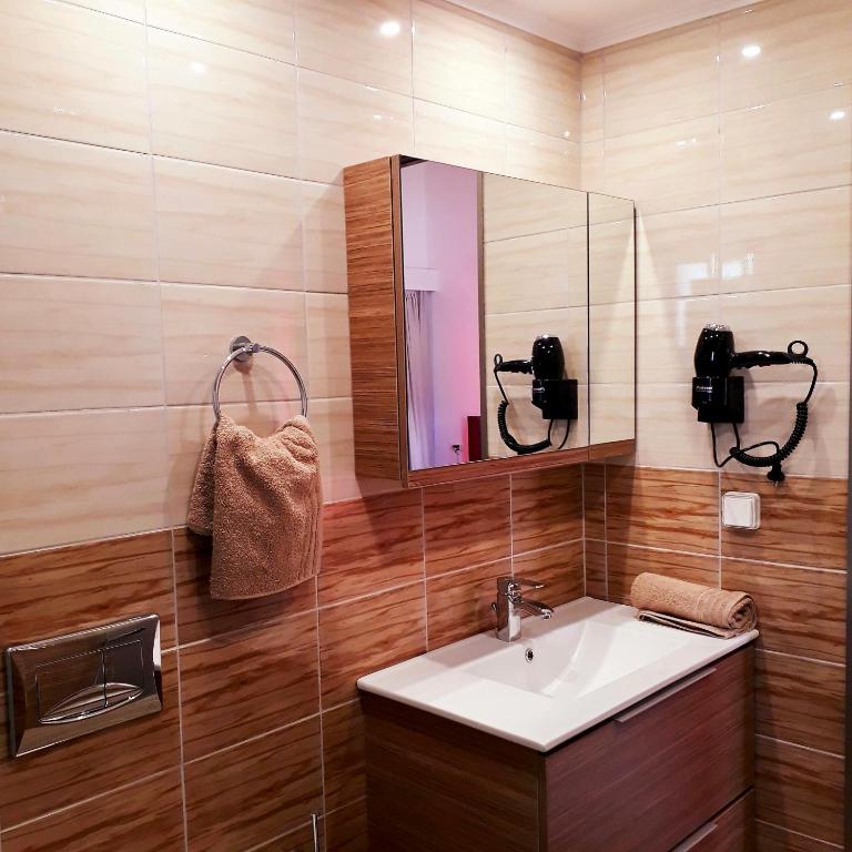 A bathroom at Estrella Villas