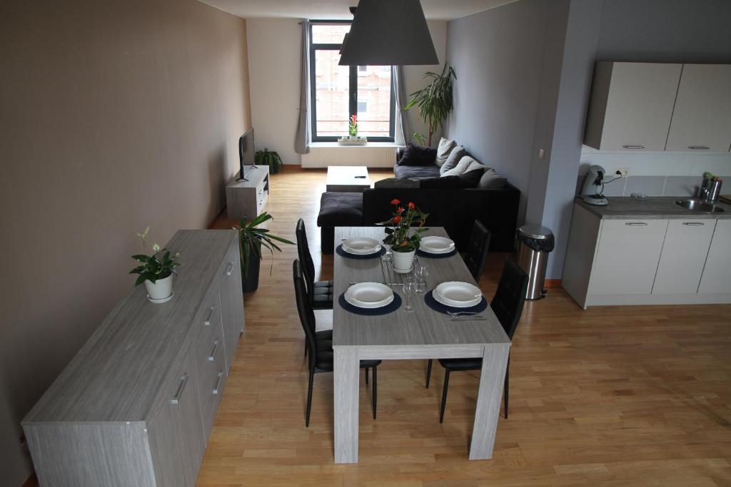 Kuchyň nebo kuchyňský kout v ubytování Appartement Courcelles