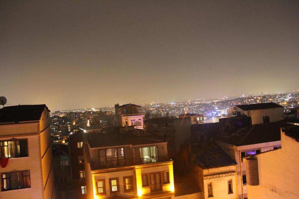Nespecifikovaný výhled na destinaci Istanbul nebo výhled na město při pohledu z aparthotelu