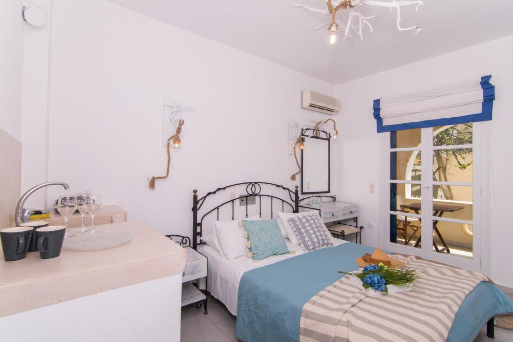 TERRA FOS NAXOS STUDIOS - 12