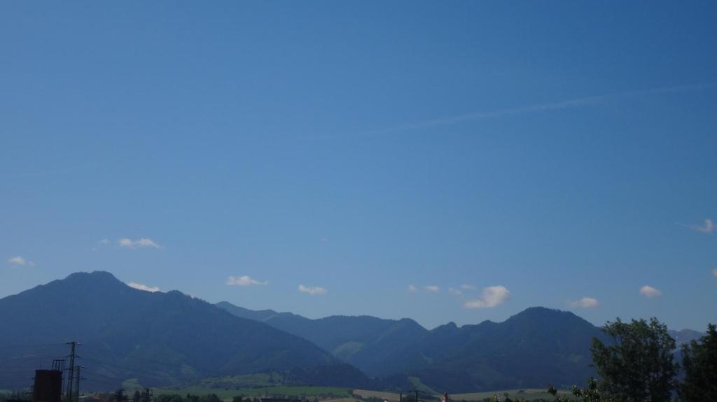 A general mountain view or a mountain view taken from Az apartmant