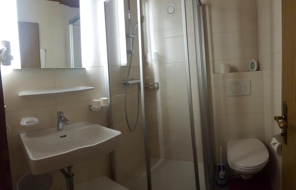 Kúpeľňa v ubytovaní Gästehaus Eberl - Rita