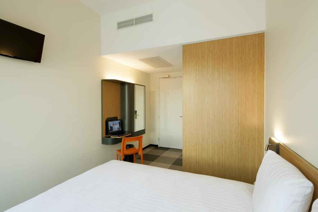 easyHotel Maastricht City Centre - Resim 44