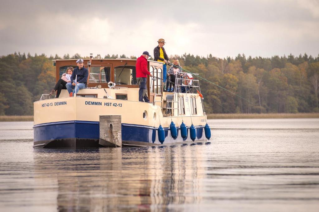 Kuhnle-Tours Bootshaus Zeuthen - Bateau - Kormoran 1280