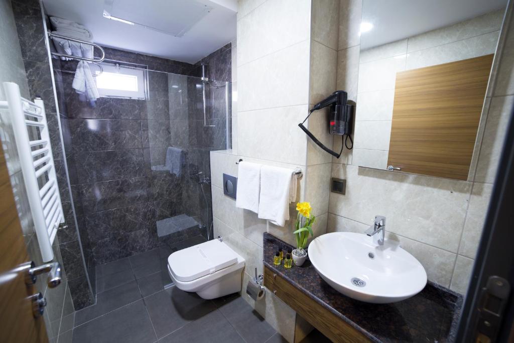 Koupelna v ubytování MD Barbaros Hotel