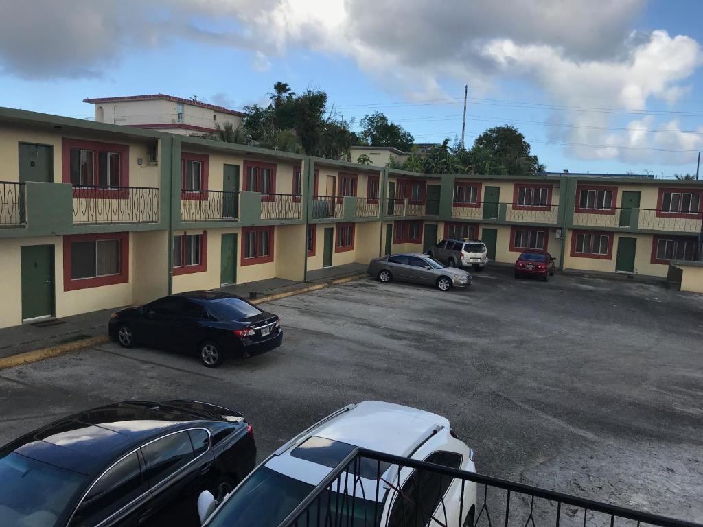 2 BEDROOM / 1 BATH ONLY 9 MILES TO NAVY BASE, Sinajana Updated 2024