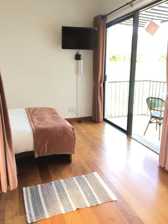 The Bungalow - Kraliçe Oda - Balkonlu