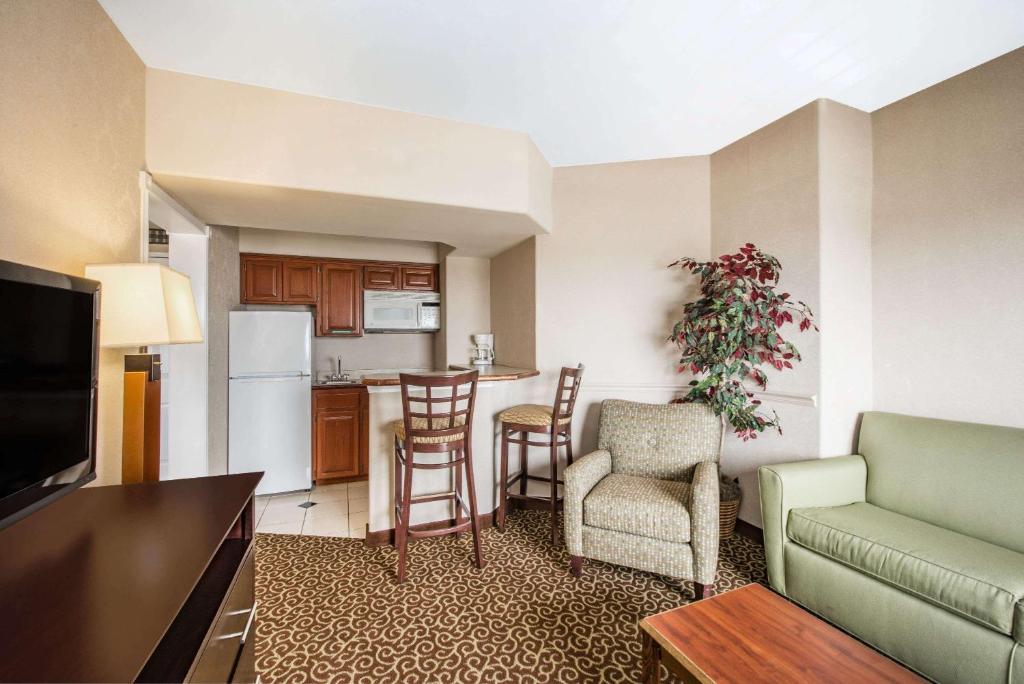Hawthorn Extended Stay by Wyndham El Paso - Studio Suite With Two Queen Beds - Non-Smoking