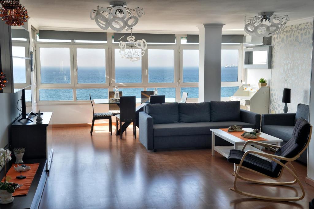 Posezení v ubytování WonderStays Apartamento La Jabega