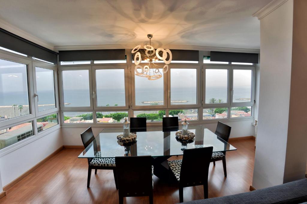 Posezení v ubytování WonderStays Apartamento La Jabega