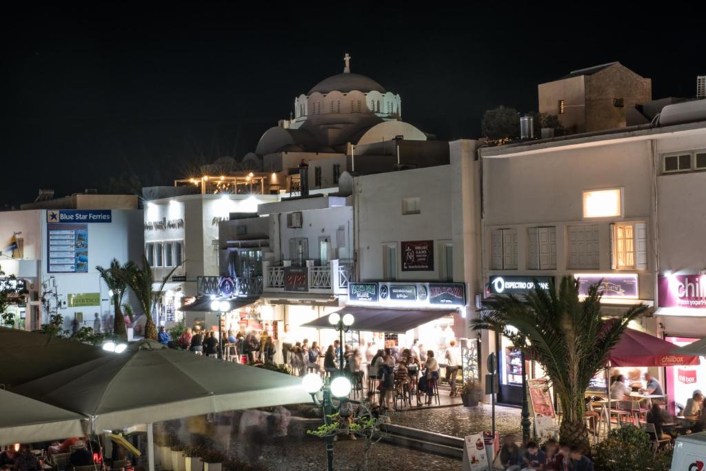 Khách lưu trú tại Santorini Main Square